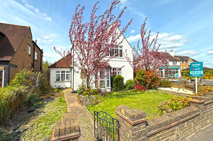 3 Bedroom Detached House For Sale In St. Albans Road, Garston, Watford, WD25