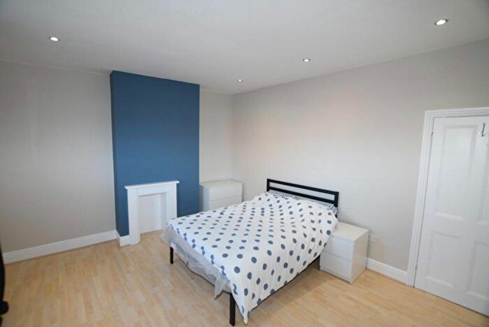 3 Bedroom House To Rent In Wolfa Street, DE22