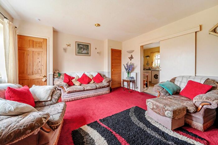 3 Bedroom End Of Terrace House For Sale In Franklin Road, Twyford, Winchester, Hampshire, SO21