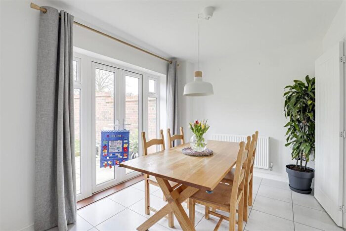 5 Bedroom Detached House For Sale In Oughton Close, Edwalton, Nottinghamshire, NG12