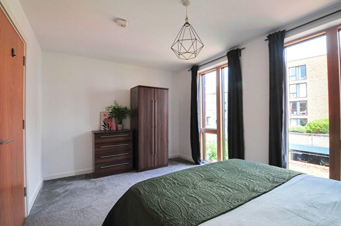 3 Bedroom Town House To Rent In Bedroom Townhouse – Vimto Gardens, Barrow Street, Salford, M3