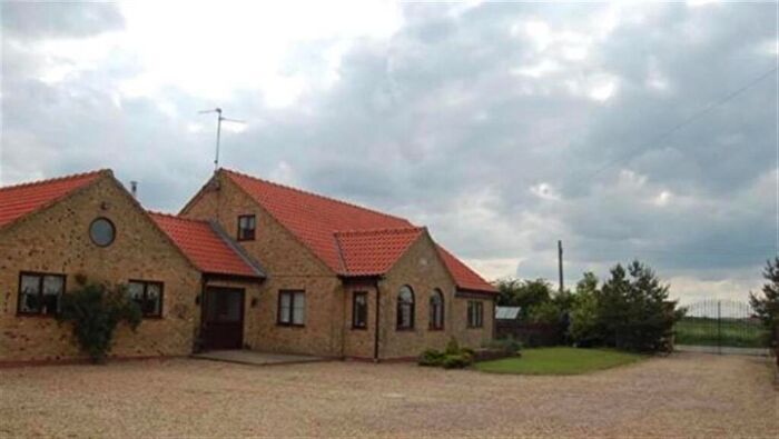 5 Bedroom Detached House For Sale In Woolfehill Road, Peterborough, PE6
