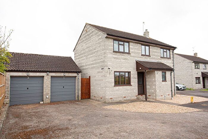 4 Bedroom Detached House For Sale In Bishops Drive, Langport, Somerset, TA10