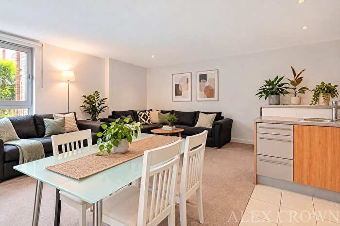 3 Bedroom Flat To Rent In Carronade Court, Eden Grove, Holloway, N7
