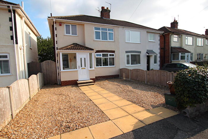 3 Bedroom Semi-Detached House For Sale In Whetstone Hey, Great Sutton, CH66