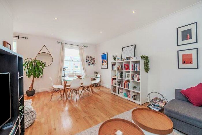 2 Bedroom Apartment To Rent In Baker Street, Marylebone, London, NW1
