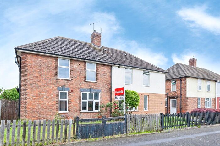 3 Bedroom Semi Detached House For Sale In Beckett Road, Leicester, LE5