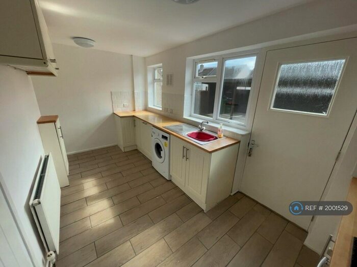 3 Bedroom Semi-Detached House To Rent In Maesafallen Estate, Corwen, LL21