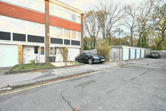 4 Bedroom Town House To Rent In Danecourt Gardens, Croydon CR0