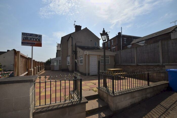 4 Bedroom Semi-Detached House To Rent In Room, Windmill Hill Lane, Derby, Derbyshire, DE22