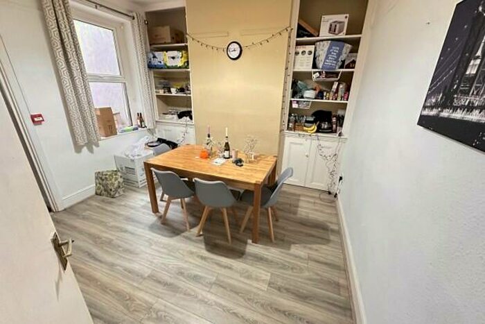 7 Bedroom Terraced House To Rent In Cathays Terrace Cardiff, CF24