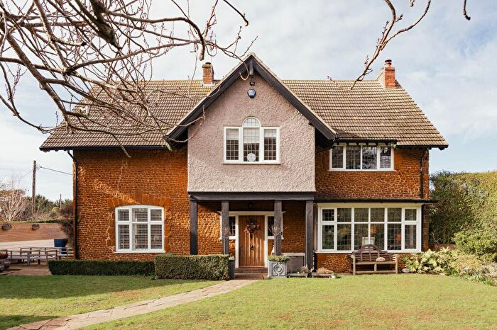 4 Bedroom Semi-Detached House For Sale In Charming Double-Fronted Character Home With Hunstanton, PE36