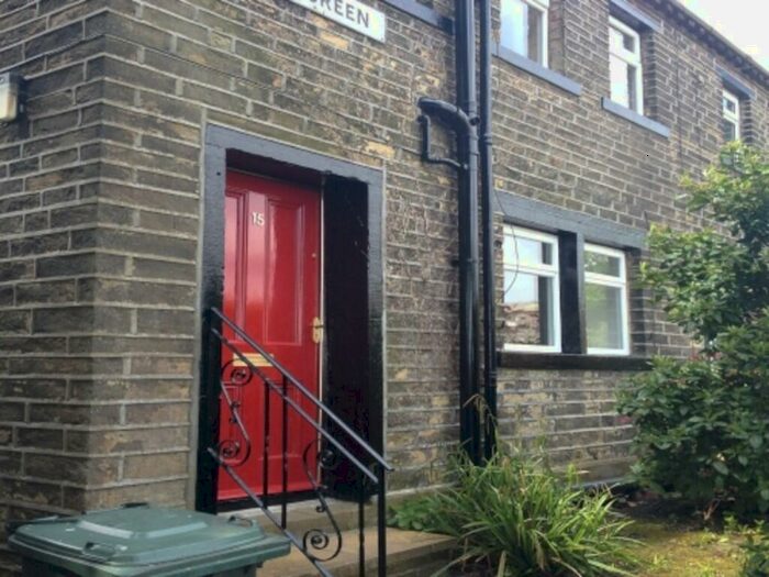 2 Bedroom Cottage To Rent In Yews Green, Clayton, BD14