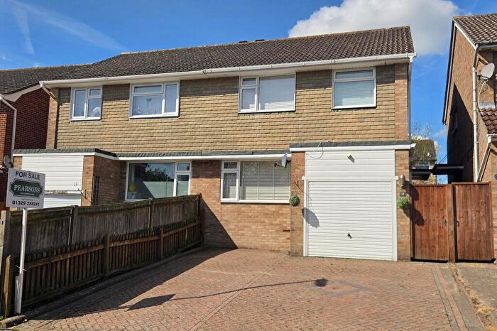 4 Bedroom Semi Detached House For Sale In Thornbury Close, Fareham. Guide Price £, -£, PO14