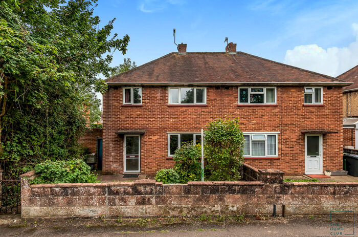 4 Bedroom Semi-Detached House To Rent In St. Johns Road, Guildford, GU2