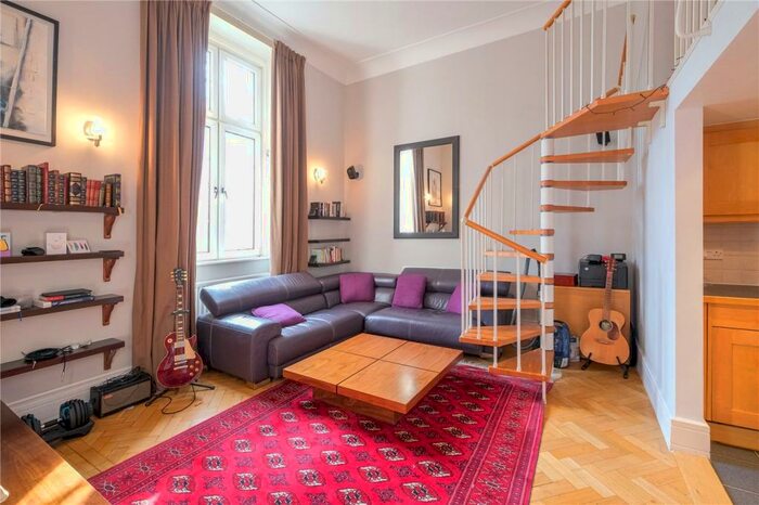 2 Bedroom Apartment To Rent In Rosebery Avenue, London, EC1R