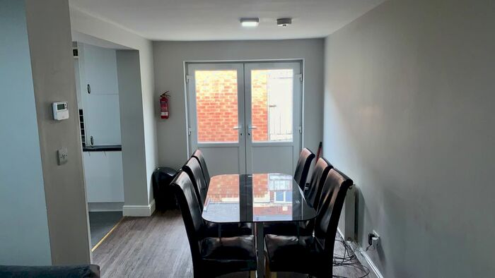 6 Bedroom Property To Rent In Cardigan Terrace, Heaton, Newcastle Upon Tyne, NE6