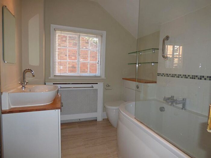 2 Bedroom End Of Terrace House For Sale In Oxford Road, Malvern, Worcestershire, WR14