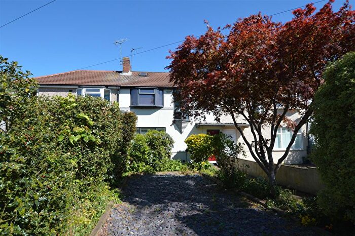 3 Bedroom Terraced House For Sale In Warren Road, Whitton, TW2