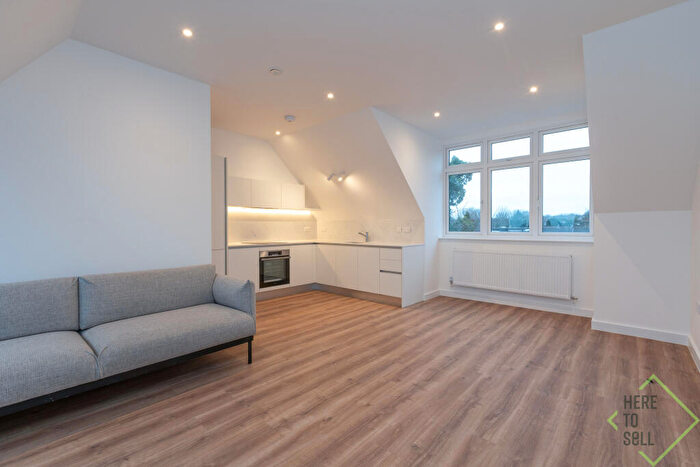 1 Bedroom Flat To Rent In Solent Lodge, Green Lanes, Palmers Green, London, N13