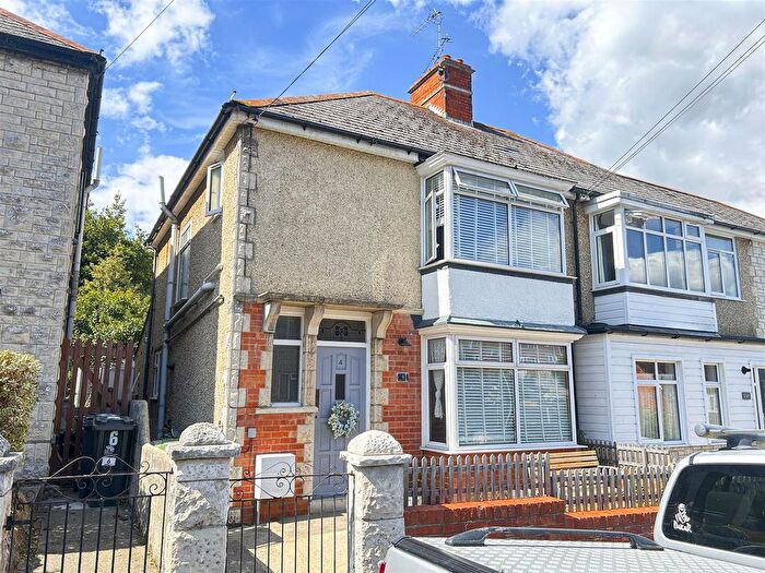 3 Bedroom Semi Detached House For Sale In Everest Road, Weymouth, DT4