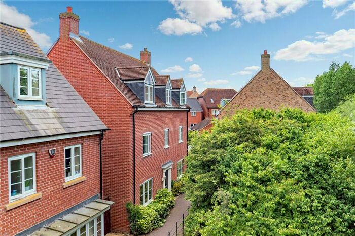 5 Bedroom Detached House For Sale In Stone Hill, St. Neots, Cambridgeshire, PE19