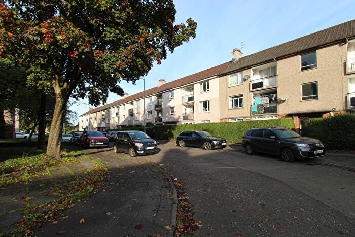 2 Bedroom Flat To Rent In Hillington Quadrant, Glasgow, G52