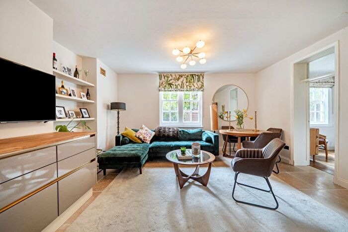 2 Bedroom Flat To Rent In Beaufort Street, Kings Road, London, SW3