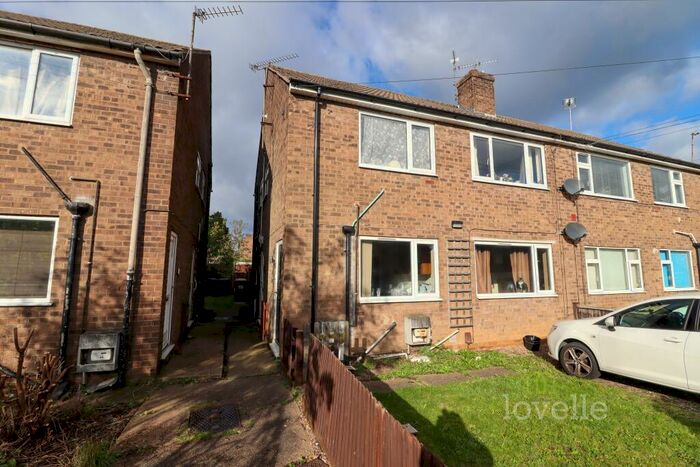2 Bedroom Flat For Sale In Woodfield Avenue, Lincoln, LN6