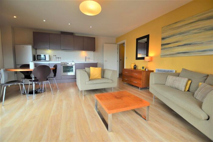 2 Bedroom Flat To Rent In Galleon Way, Cardiff, CF10