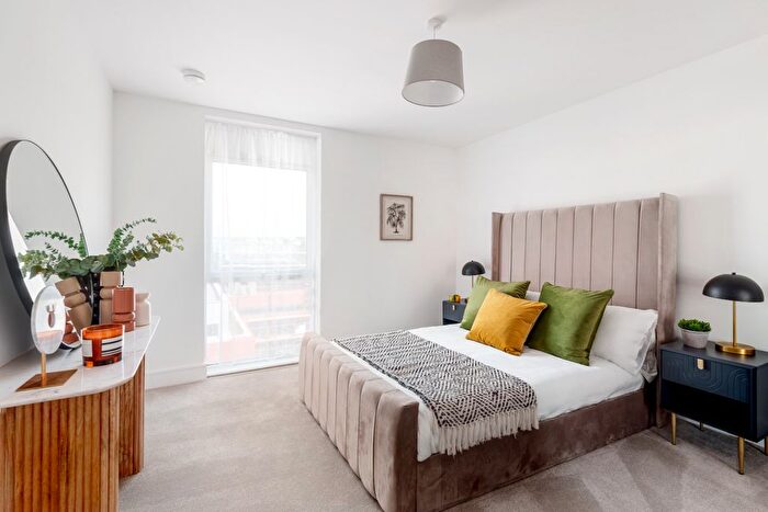 2 Bedroom Flat For Sale In Davigdor Road, Hove, East Sussex, BN3