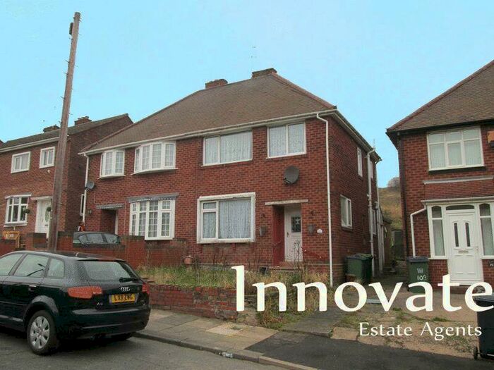 3 Bedroom Semi-Detached House To Rent In Ivy House Road, Oldbury, B69