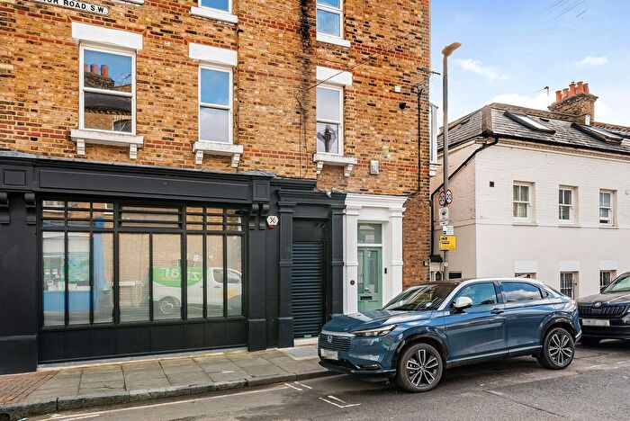 2 Bedroom Flat To Rent In Felsham Road, Putney, London, SW15
