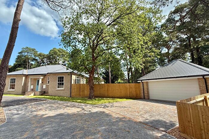 3 Bedroom Bungalow For Sale In Coppice Mews, Ashley Heath, BH24