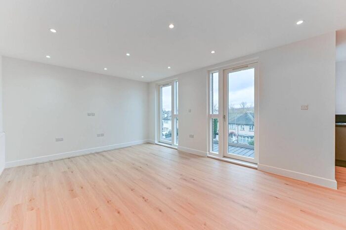 3 Bedroom Flat To Rent In Norbury Avenu, Norbury, London, SW16