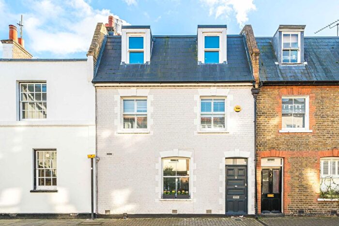 3 Bedroom Terraced House To Rent In Church Street, Isleworth, TW7