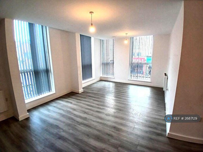 2 Bedroom Flat To Rent In Knitwear House, Bristol, BS5