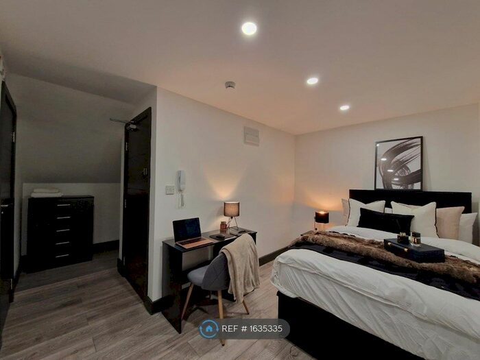 1 Bedroom Property To Rent In Orchard Road, Sunbury, TW16