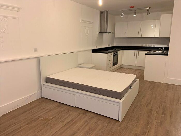 Flat To Rent In Town Hall, Bexley Square, Salford, Manchester, M3