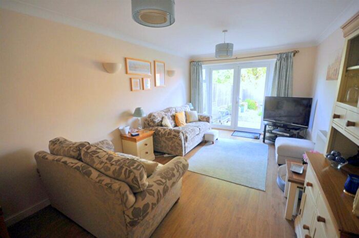 2 Bedroom Semi-Detached Bungalow For Sale In Friday Street, Eastbourne, BN23