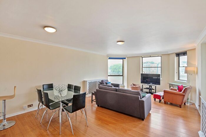 1 Bedroom Flat To Rent In Nine Elms Lane, Nine Elms, London, SW8