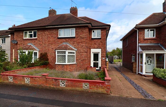 3 Bedroom Semi-detached House For Sale In De Wint Avenue, Lincoln, LN6