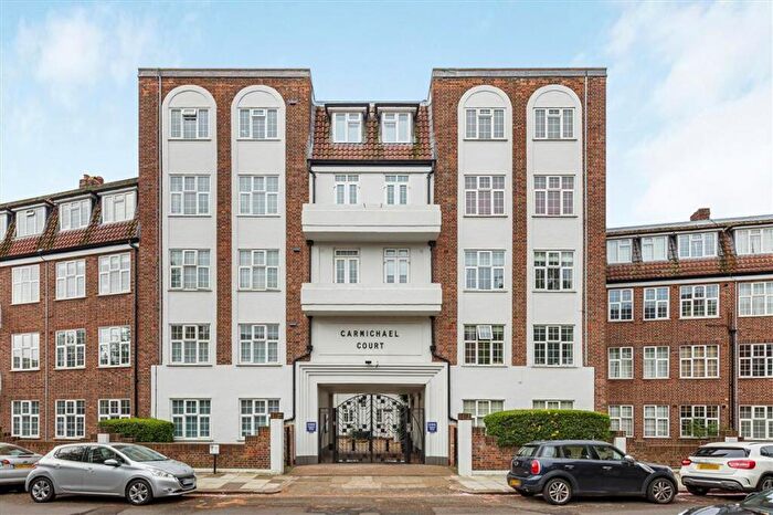 3 Bedroom Maisonette For Sale In Carmichael Court, Barnes, SW13