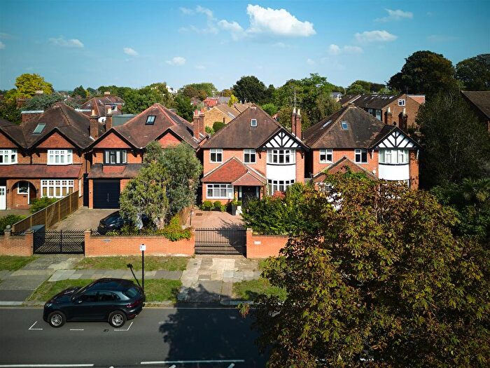 4 Bedroom Detached House To Rent In Hartington Road, Chiswick, W4