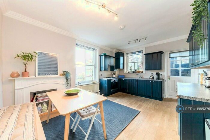 2 Bedroom Flat To Rent In Arundel Terrace, London, SW13