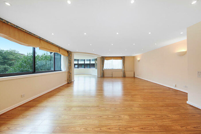 3 Bedroom Apartment To Rent In The Terraces, Queens Terrace, St Johns Wood, NW8