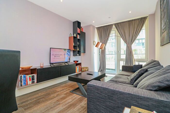 2 Bedroom Flat To Rent In Naval House, Woolwich, SE18