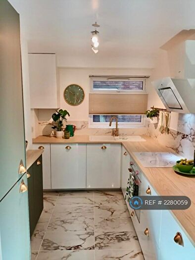 1 Bedroom Flat To Rent In Robin Hood Lane, Sutton, SM1