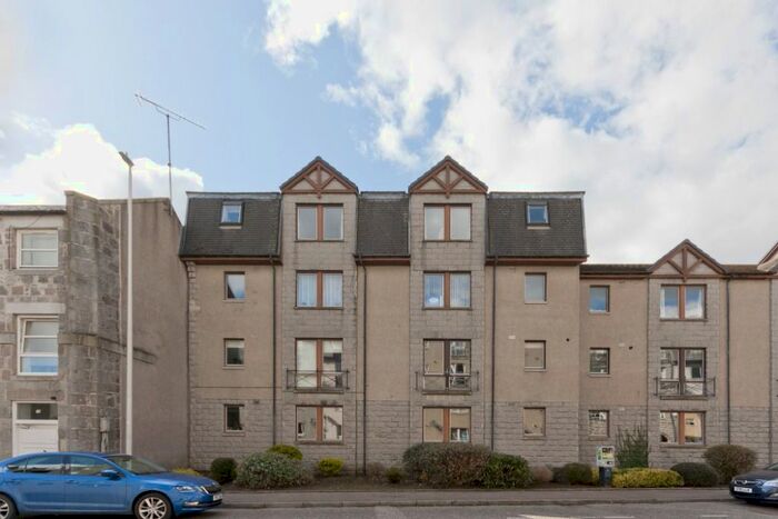 2 Bedroom Flat To Rent In Glendale Mews, Aberdeen, AB11