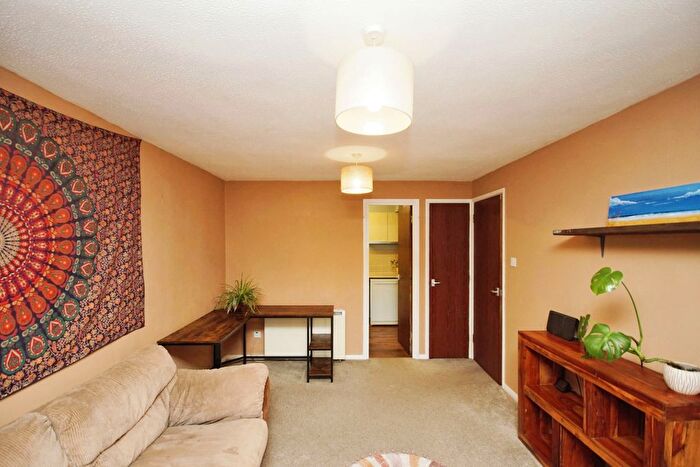 1 Bedroom Flat For Sale In Haythorne Court, Marina Gardens, Fishponds, Bristol, BS16